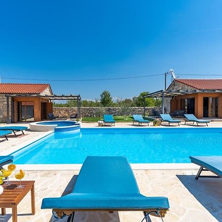 New! Promina Luxury Villa With 72Sqm Heated Pool, Jacuzzi, Infrared Sauna, Tennis Court, Media Room Bogatic Exterior photo