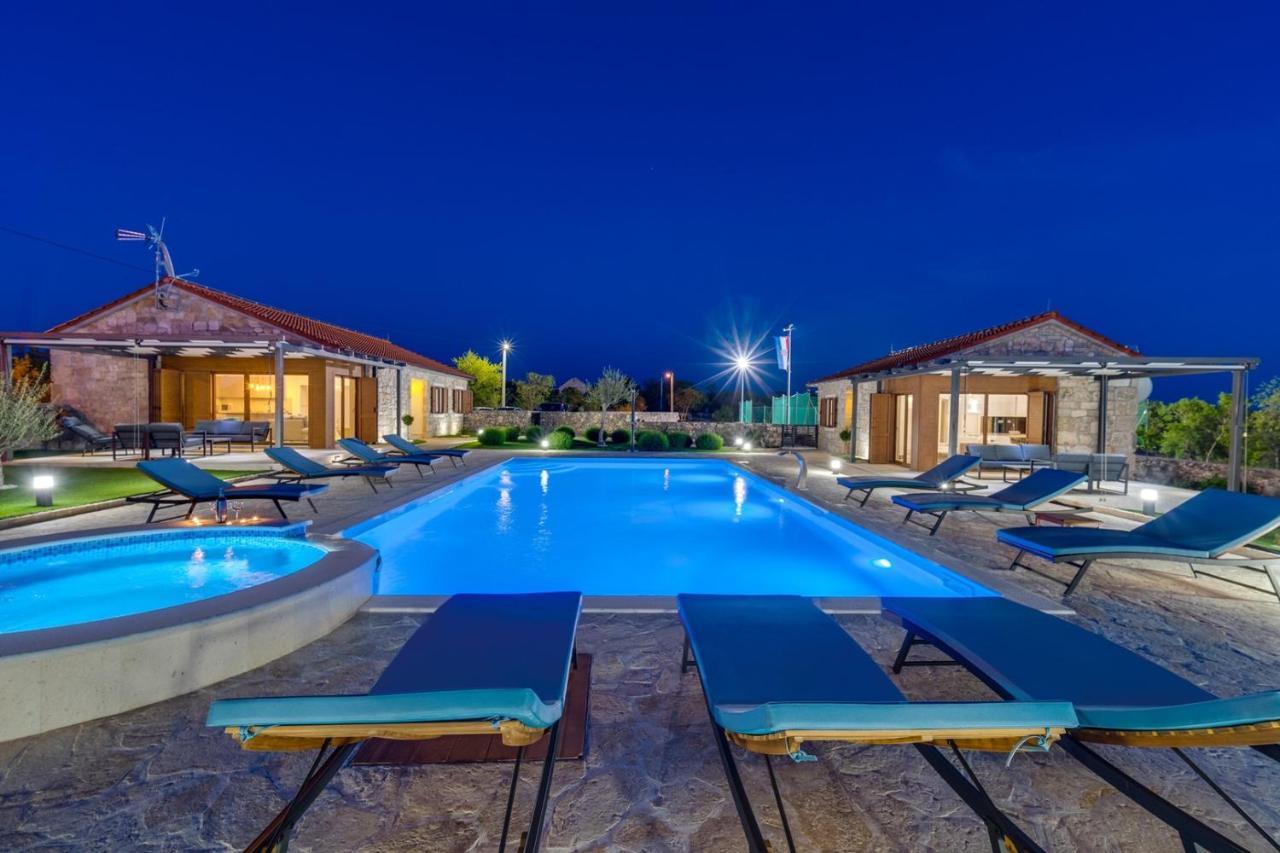 New! Promina Luxury Villa With 72Sqm Heated Pool, Jacuzzi, Infrared Sauna, Tennis Court, Media Room Bogatic Exterior photo