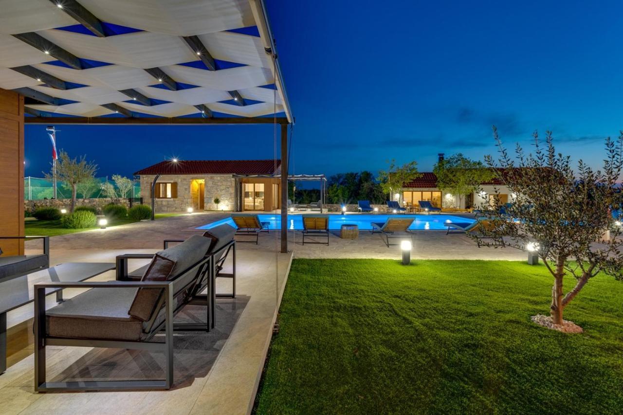 New! Promina Luxury Villa With 72Sqm Heated Pool, Jacuzzi, Infrared Sauna, Tennis Court, Media Room Bogatic Exterior photo