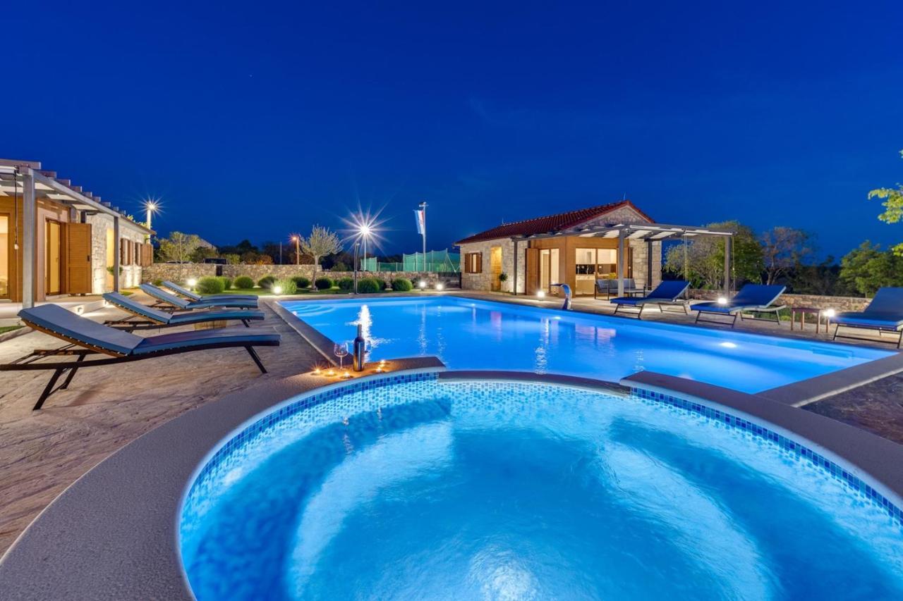 New! Promina Luxury Villa With 72Sqm Heated Pool, Jacuzzi, Infrared Sauna, Tennis Court, Media Room Bogatic Exterior photo