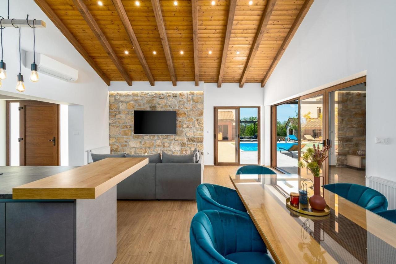 New! Promina Luxury Villa With 72Sqm Heated Pool, Jacuzzi, Infrared Sauna, Tennis Court, Media Room Bogatic Exterior photo