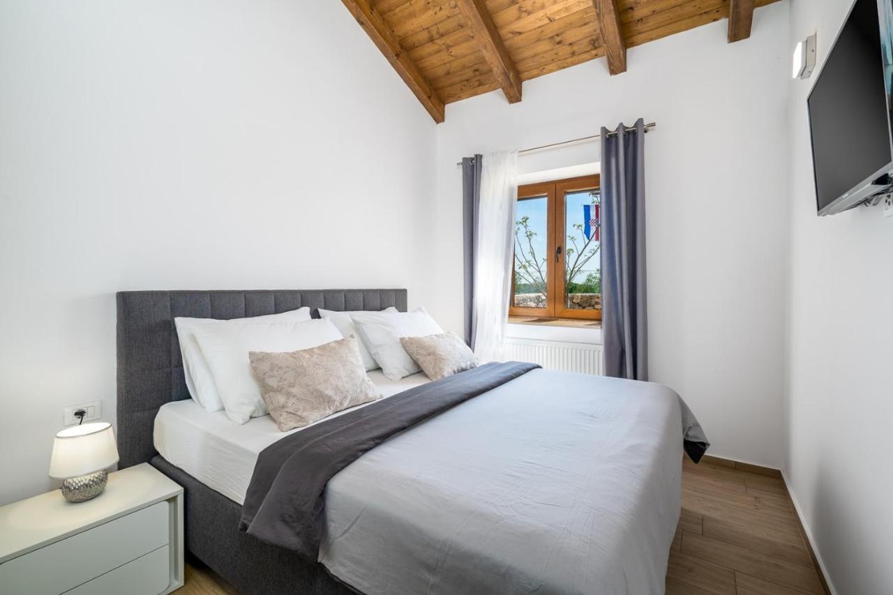 New! Promina Luxury Villa With 72Sqm Heated Pool, Jacuzzi, Infrared Sauna, Tennis Court, Media Room Bogatic Exterior photo