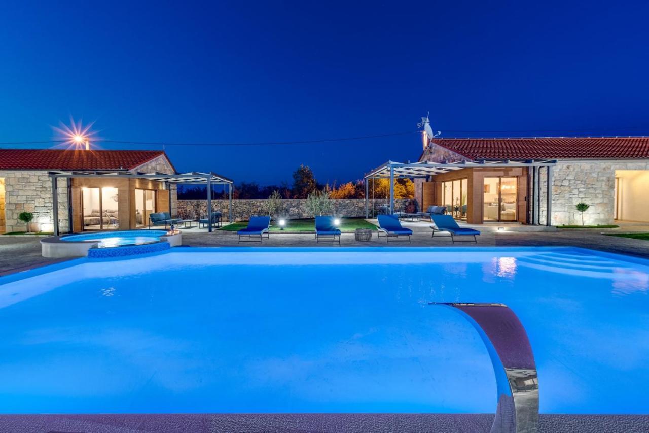 New! Promina Luxury Villa With 72Sqm Heated Pool, Jacuzzi, Infrared Sauna, Tennis Court, Media Room Bogatic Exterior photo